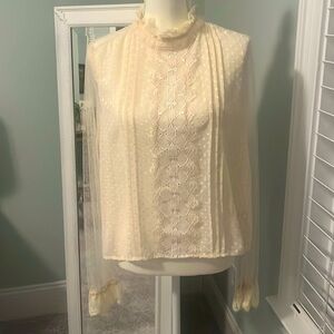NWT Willow & Root ivory lace top, size L.
